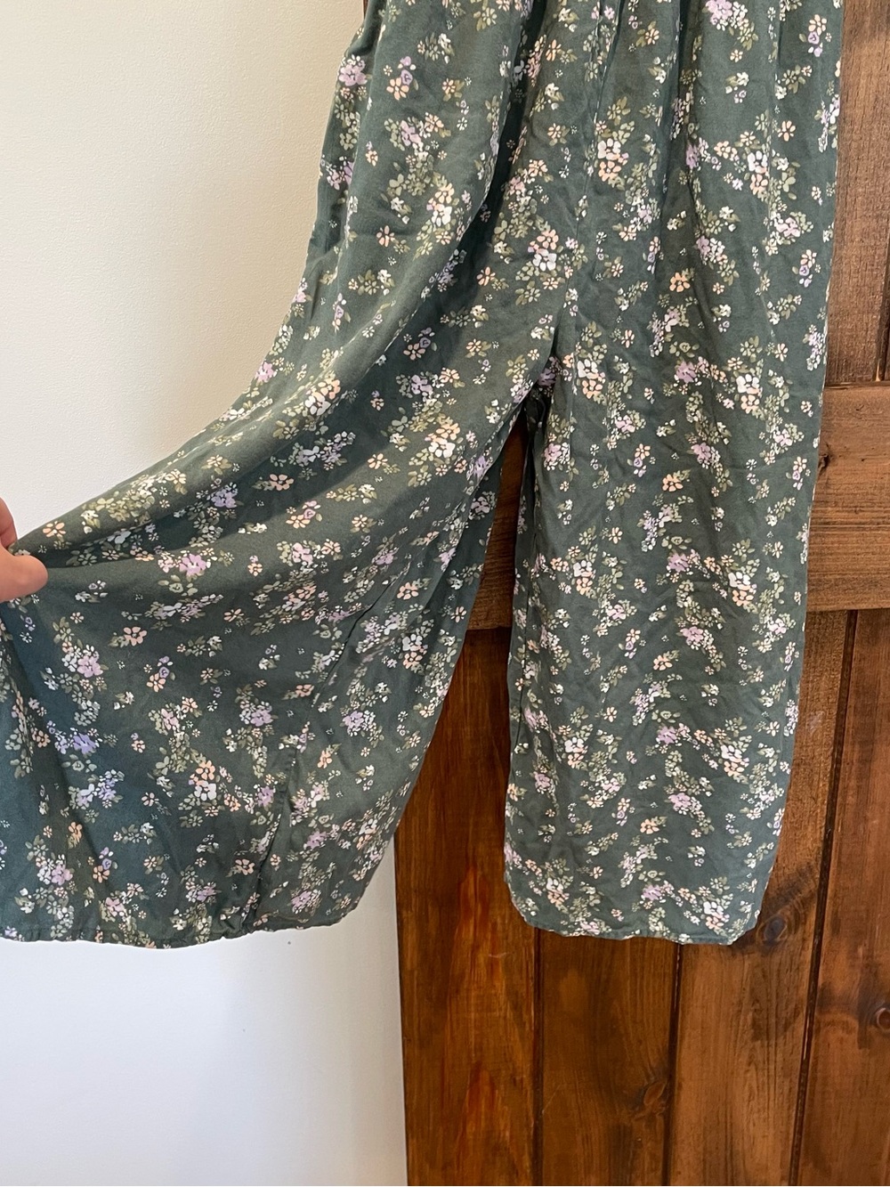 Arizona Green Floral Empire Waist Wide Leg Cami Jumpsuit Romper Small - Picture 5 of 10
